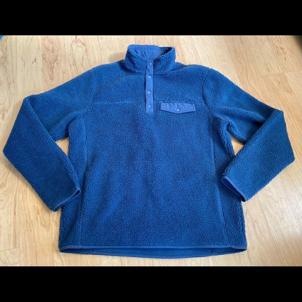 Port Aurhority men’s blue Sherpa sweatshirt.